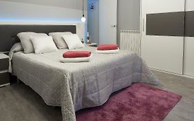 Entrevias Lodging - Con Garaje Y Wifi